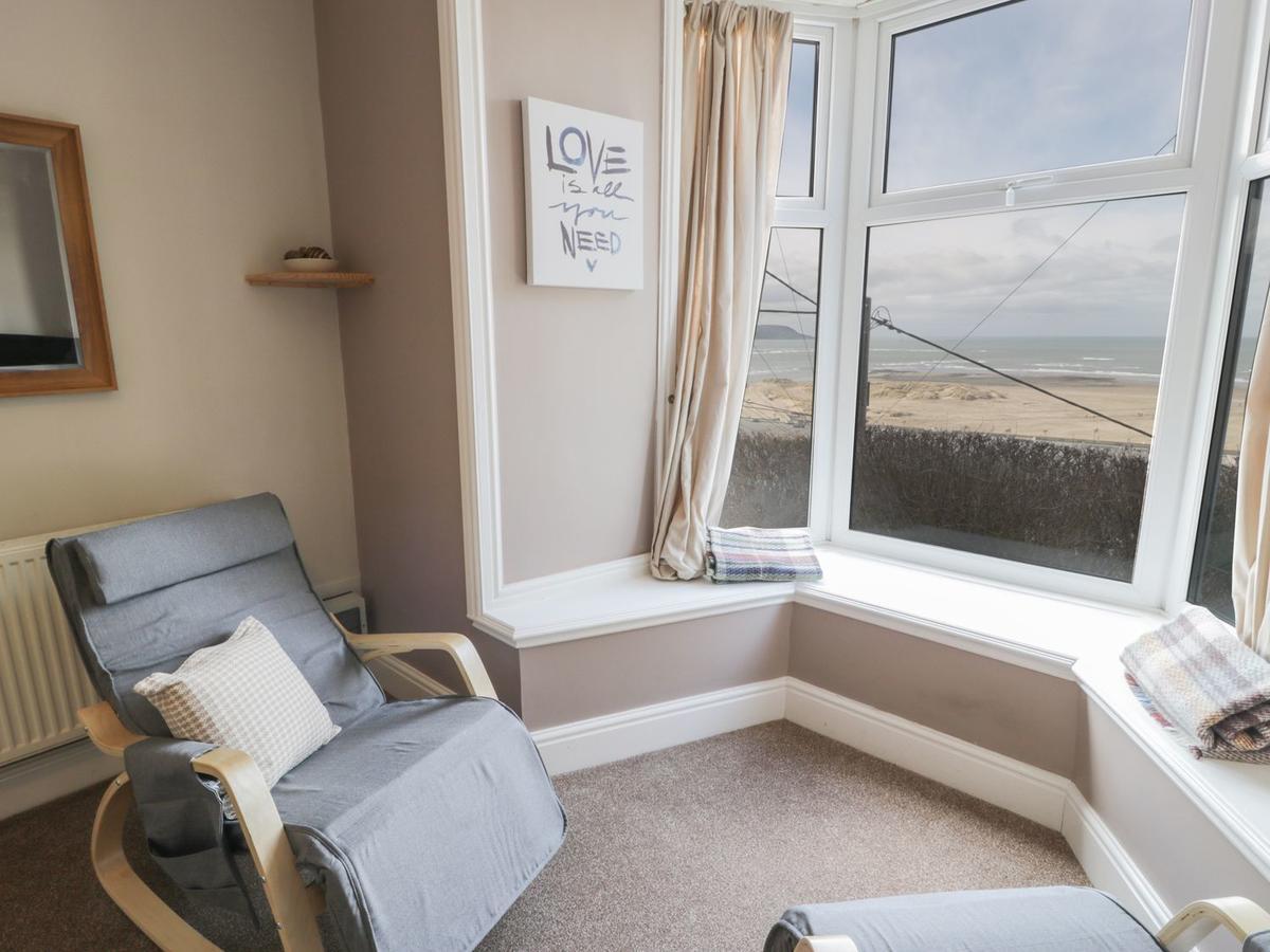 Seaview Apartment 바머스 외부 사진